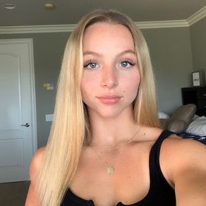 Meet your Posher, Hailey